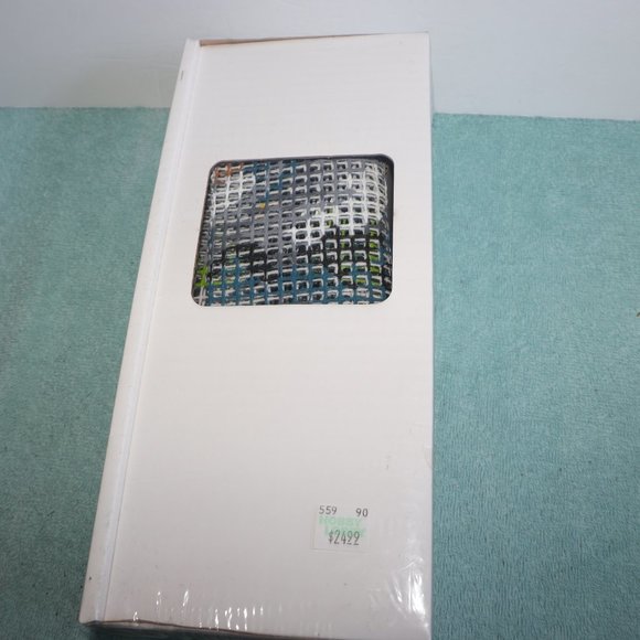 Cat Latch Hook Kit by Dimensions 12" x 12" Kit Wall Hanging or Pillow Kitty Cat - Picture 3 of 4